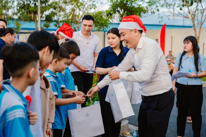 GiÁng Sinh An LÀnh Ấm Áp YÊu ThƯƠng