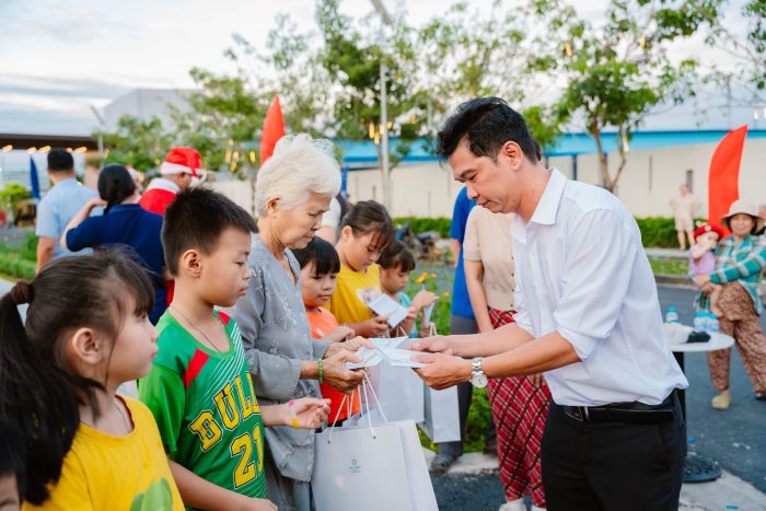 GiÁng Sinh An LÀnh Ấm Áp YÊu ThƯƠng